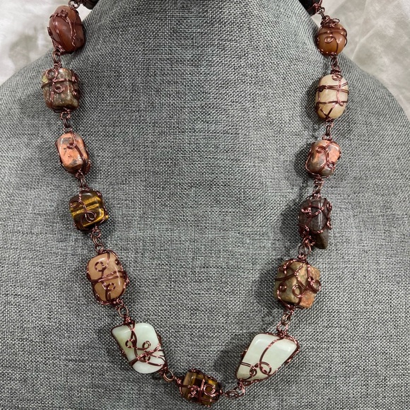 WIRE WRAPPED HEALING GEMSTONE USING 24 GAGE BRONZE WIRE. ADJUSTABLE CHAI… - Picture 3 of 7